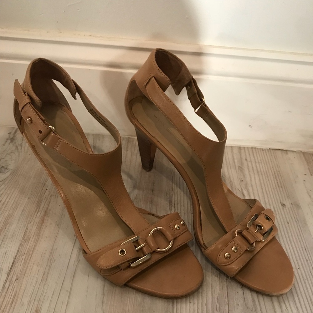 Via Spiga Tan Buckle Heels